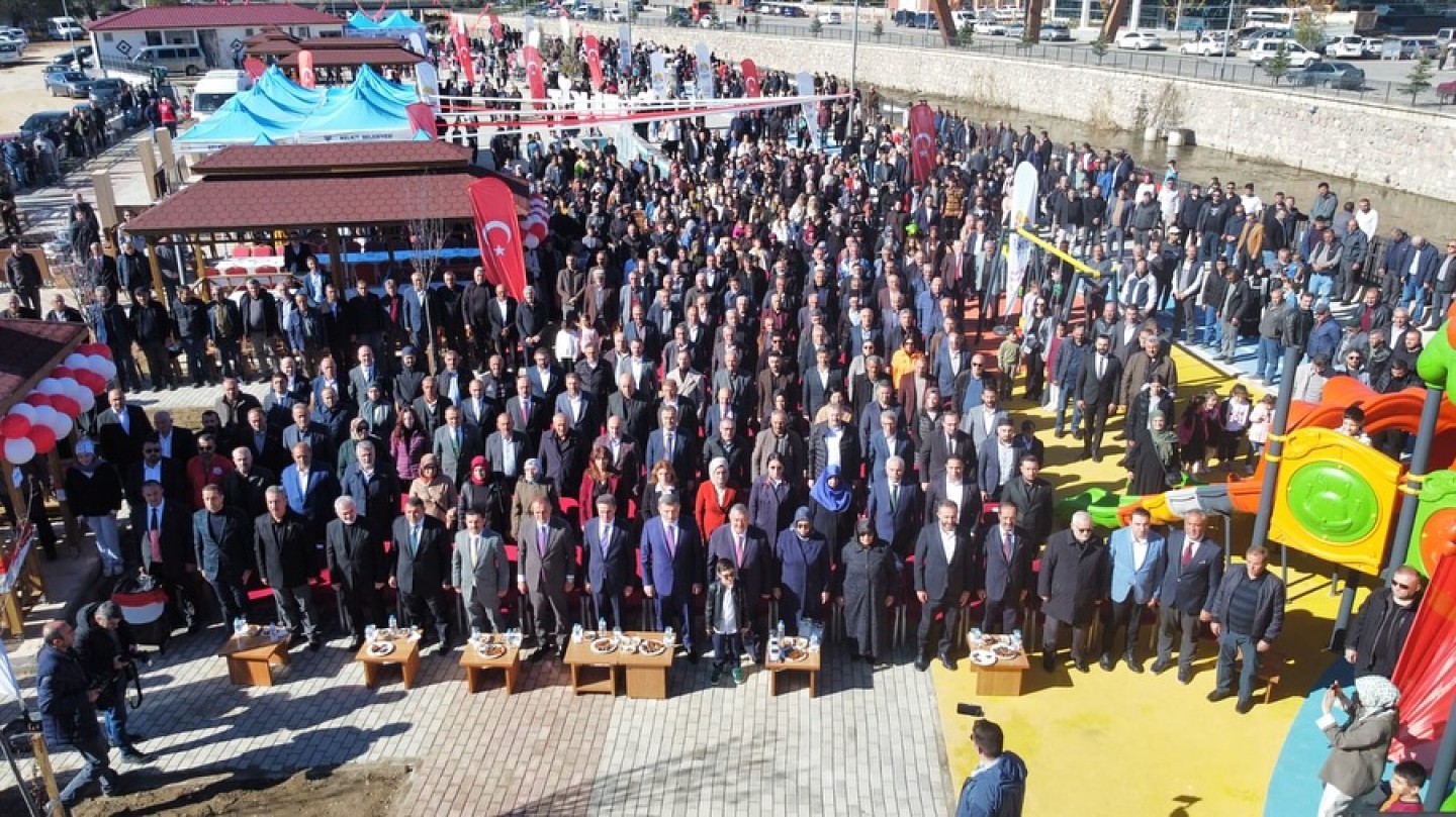 TEMEL YILMAZ MİLLET BAHÇESİ COŞKUYLA AÇILDI